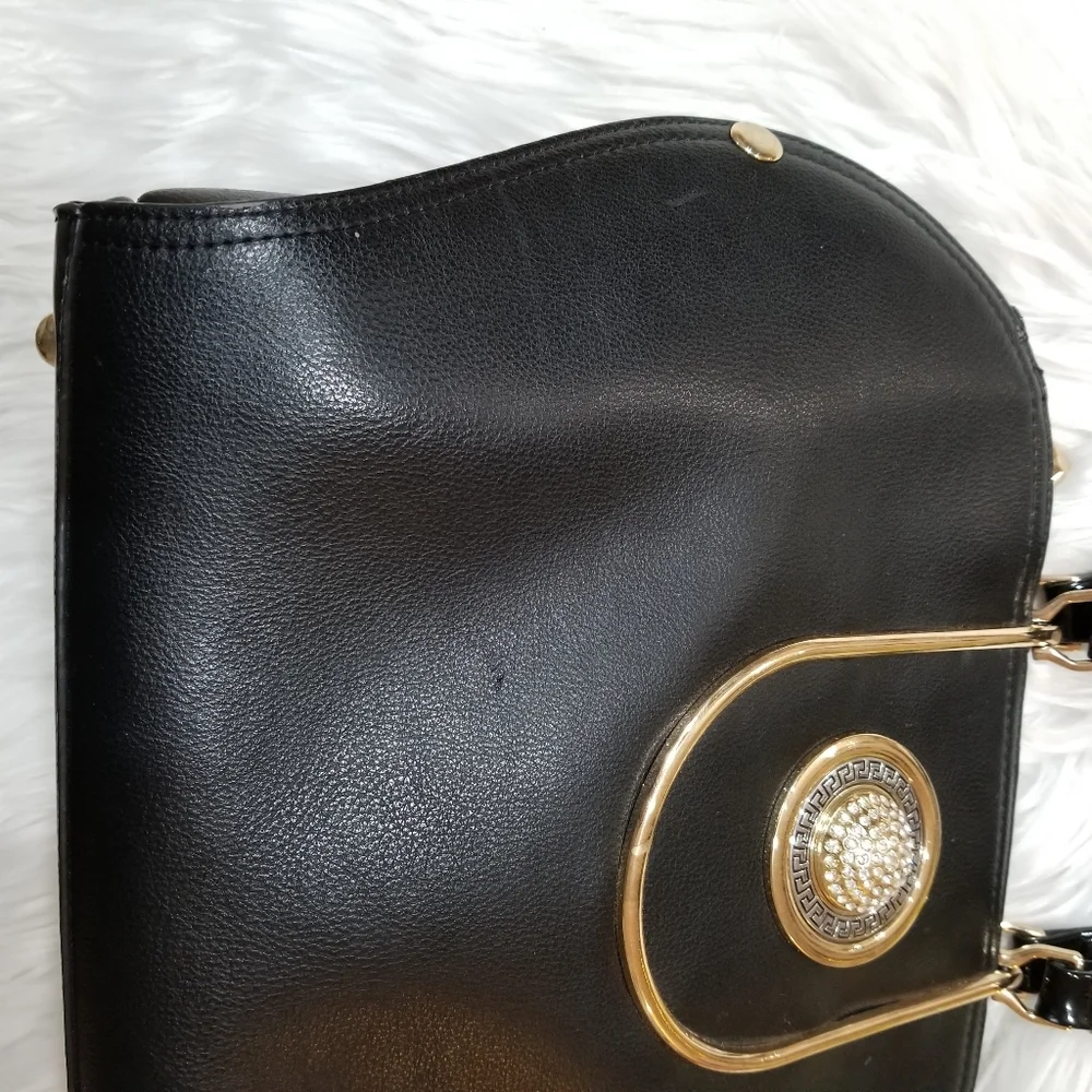 FASHION LEATHER Black Handbag With Zipper Closure.... - Picture 4 of 17